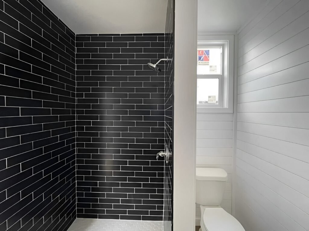 customized-40ft-shipping-container-made-into-luxurious-1-bedroom2-1024x766